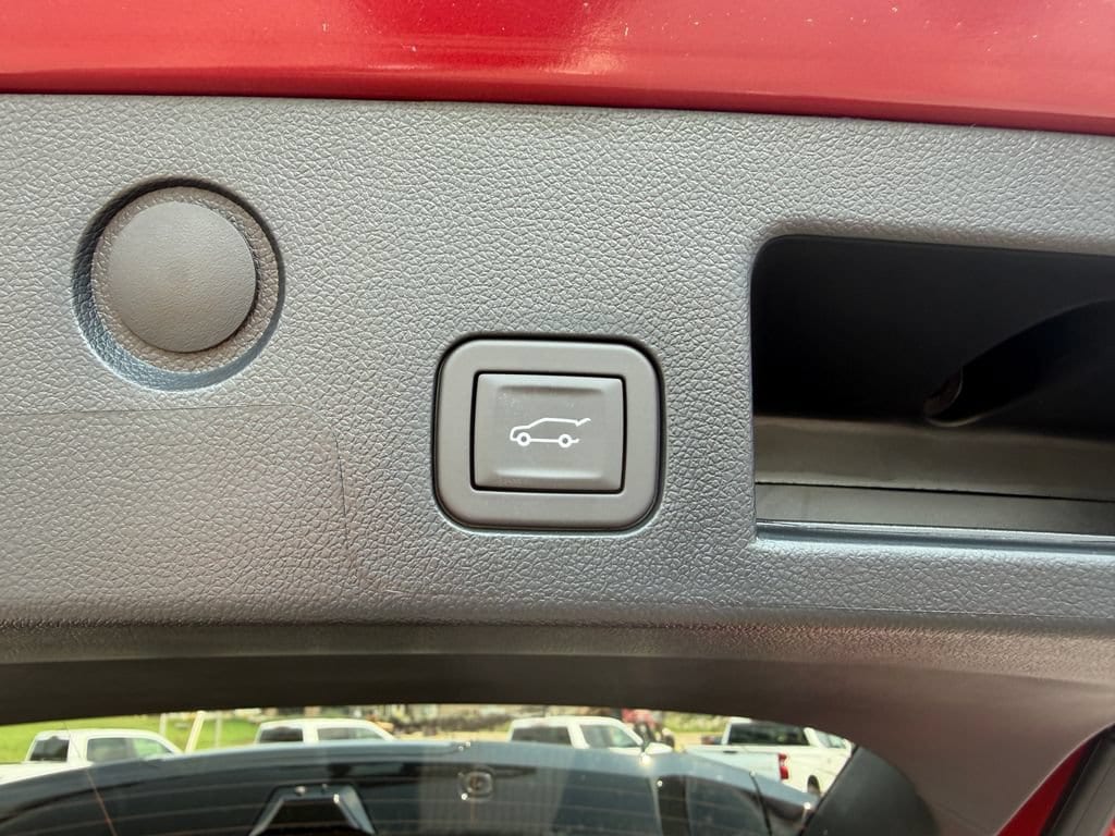2027 Chevrolet Equinox RS - Photo 13