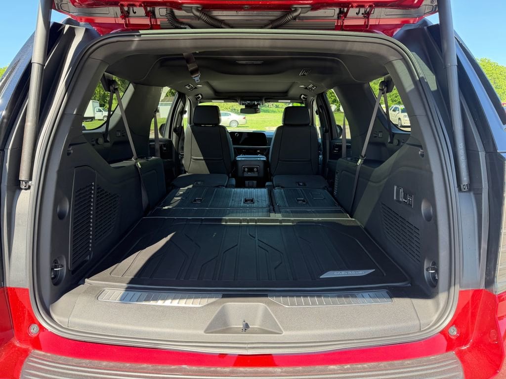 2026 Chevrolet Suburban RST - Photo 12