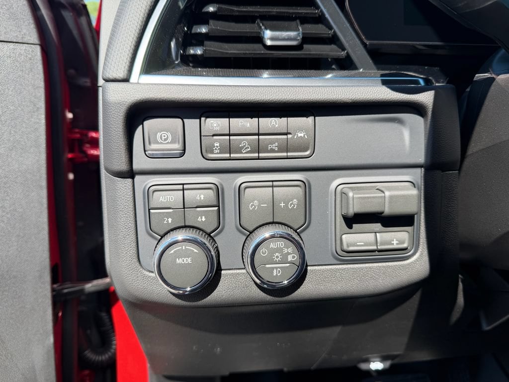 2026 Chevrolet Suburban RST - Photo 20