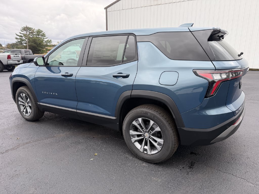 2027 Chevrolet Equinox LT - Photo 6