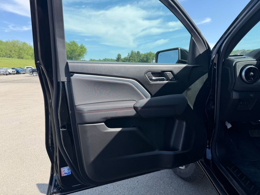 2026 Chevrolet Colorado Z71 - Photo 18