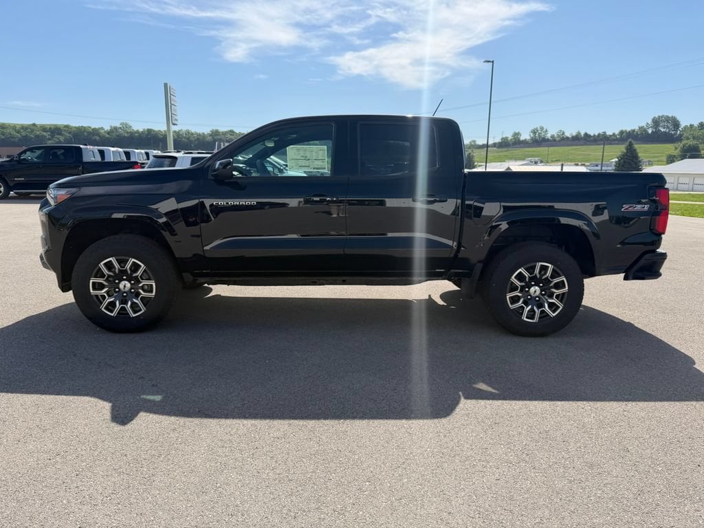 2026 Chevrolet Colorado Z71 - Photo 8