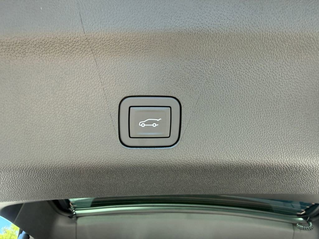 2026 Chevrolet Suburban RST - Photo 14