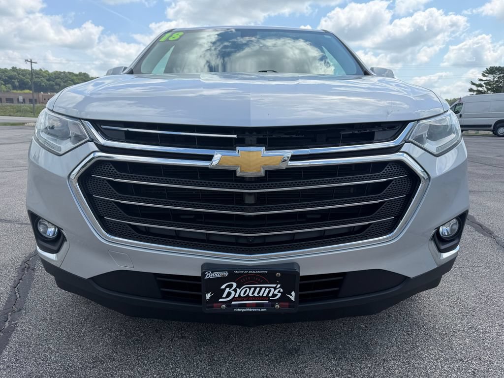 Used 2018 Chevrolet Traverse 3LT with VIN 1GNEVHKW6JJ213769 for sale in Elkader, IA