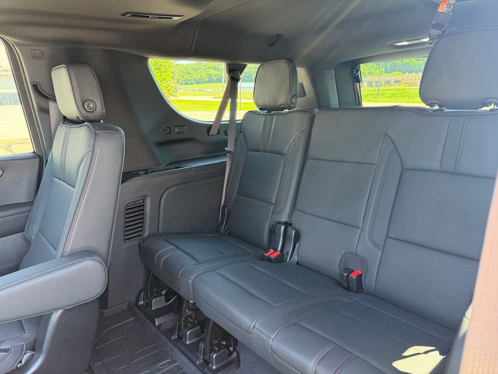 2026 Chevrolet Suburban RST - Photo 38