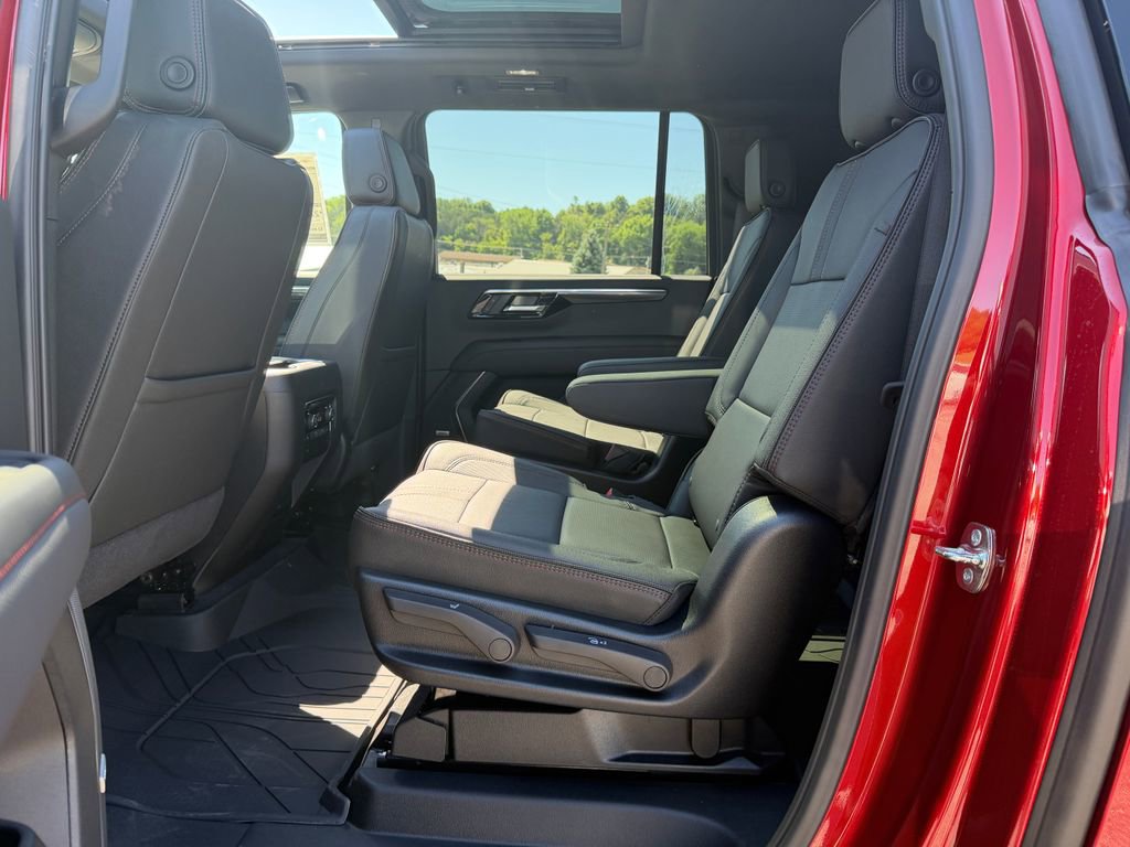2026 Chevrolet Suburban RST - Photo 37