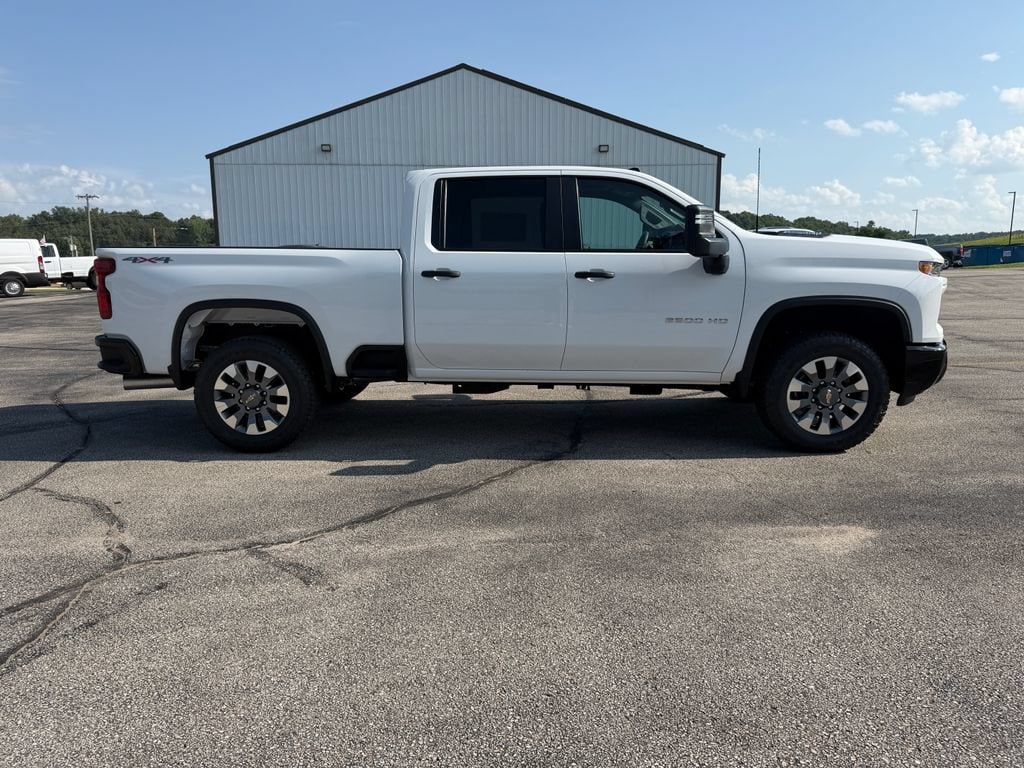 2026 Chevrolet Silverado 2500 HD Custom - Photo 4
