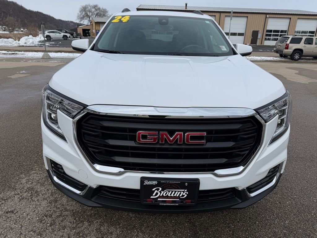 Used 2024 GMC Terrain SLE SUV