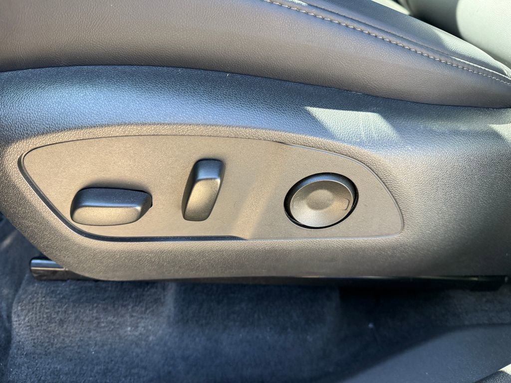2025 GMC Acadia Elevation - Photo 21