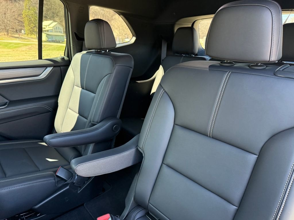 2025 GMC Acadia Elevation - Photo 35