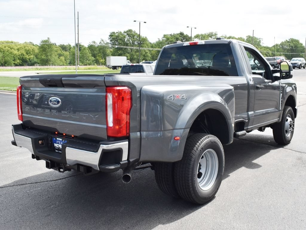 2026 Ford F-350 Super Duty XLT - Photo 12