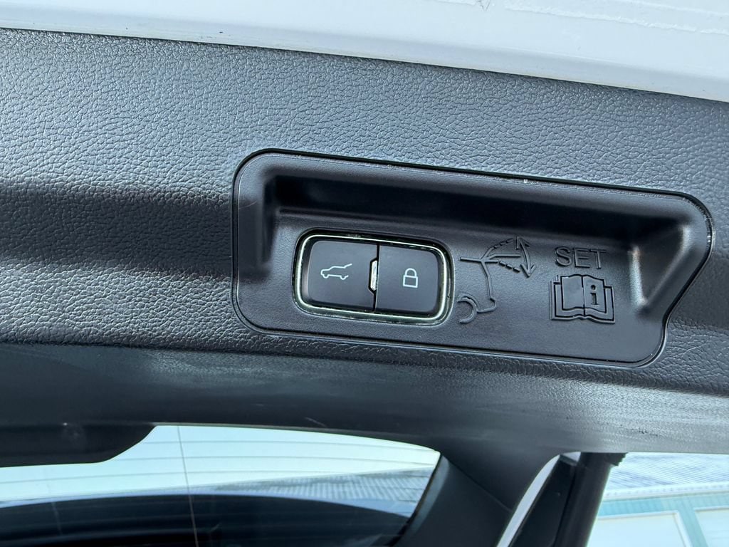 2023 Ford Explorer Limited - Photo 13