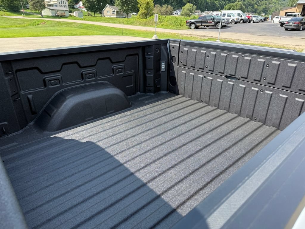 2026 Chevrolet Silverado 1500 ZR2 - Photo 13