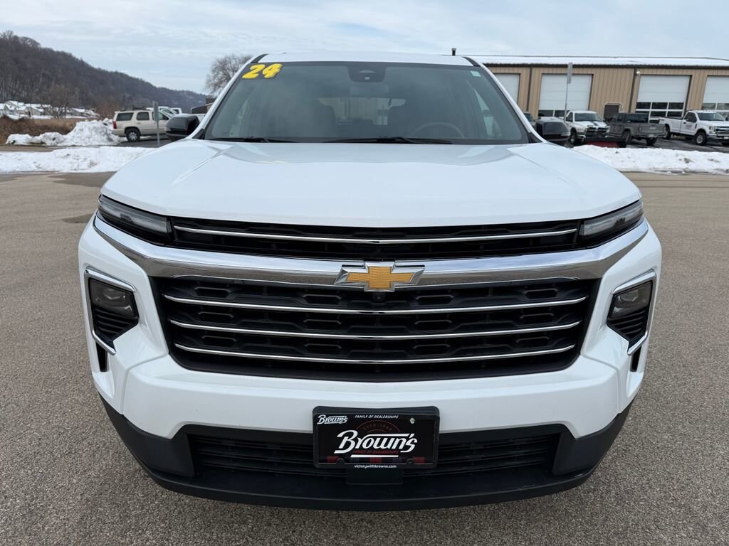 Used 2024 Chevrolet Traverse LT SUV