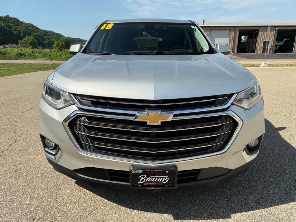 Used 2018 Chevrolet Traverse 3LT with VIN 1GNEVHKW7JJ114975 for sale in Guttenberg, IA