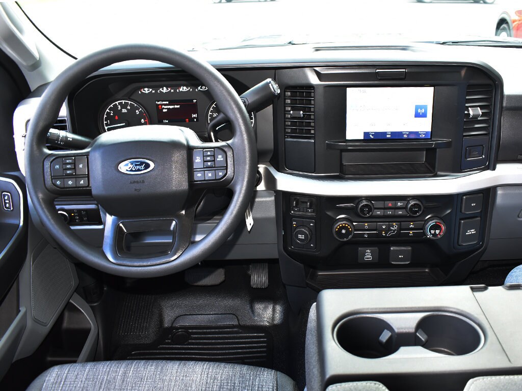 2026 Ford F-350 Super Duty XLT - Photo 13