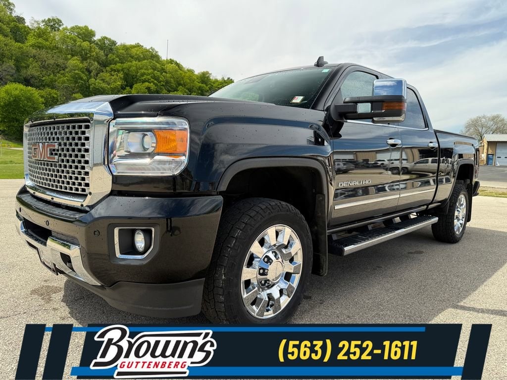 2015 GMC Sierra 4WD Crew Cab Short Box's photo