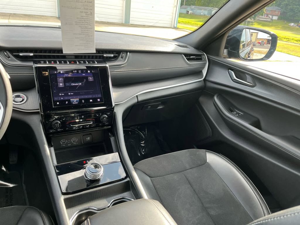 2024 Jeep Grand Cherokee L Altitude - Photo 22