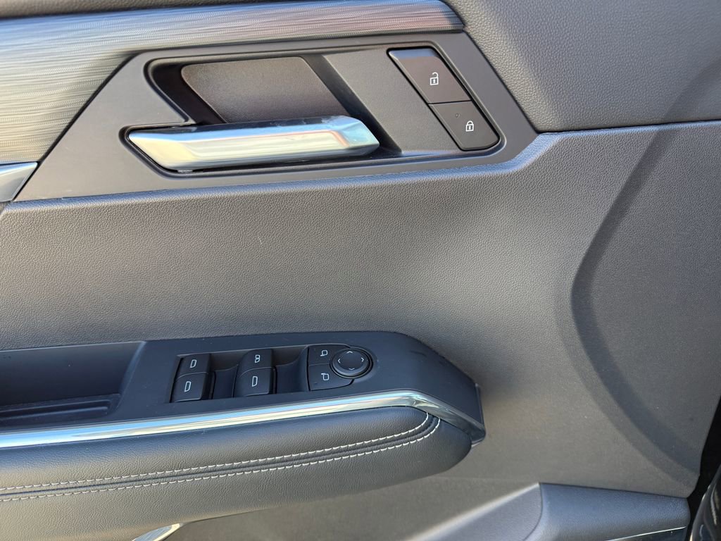 2025 GMC Acadia Elevation - Photo 17