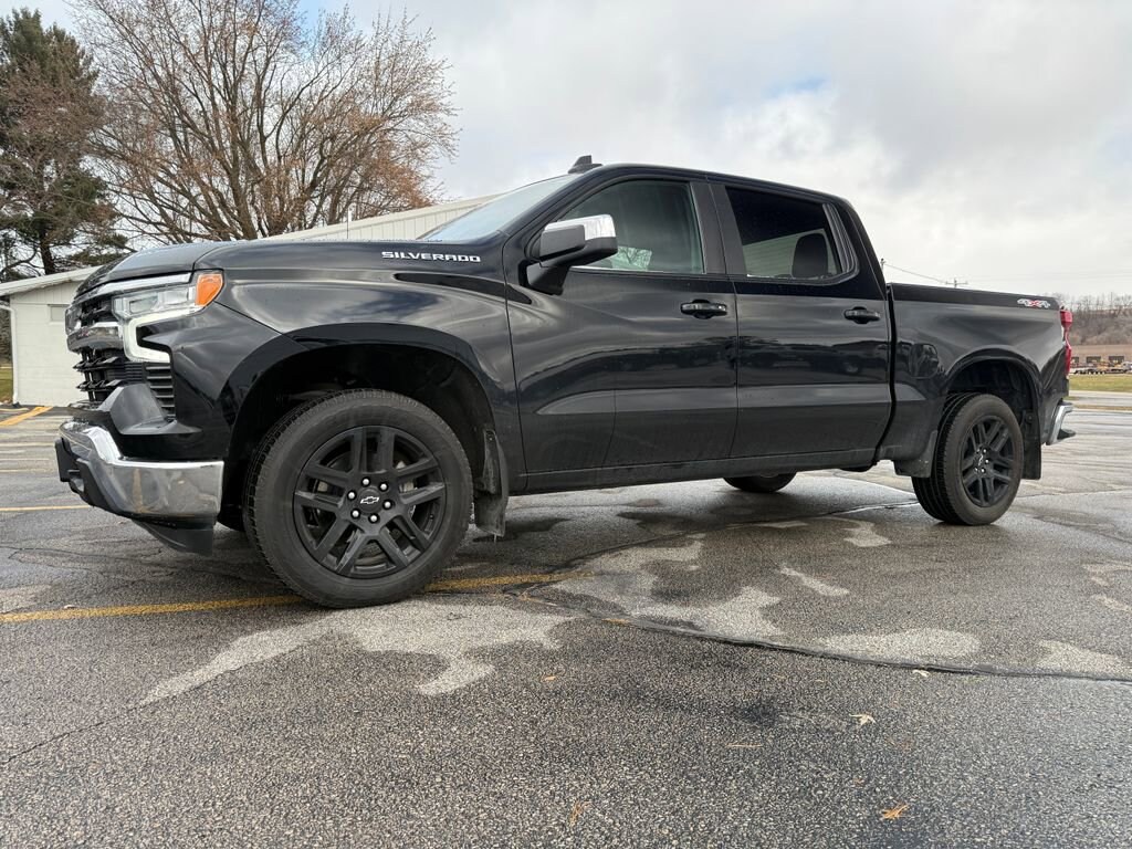 Used 2022 Chevrolet Silverado 1500 LT 4WD Crew Cab 147 LT w/2FL