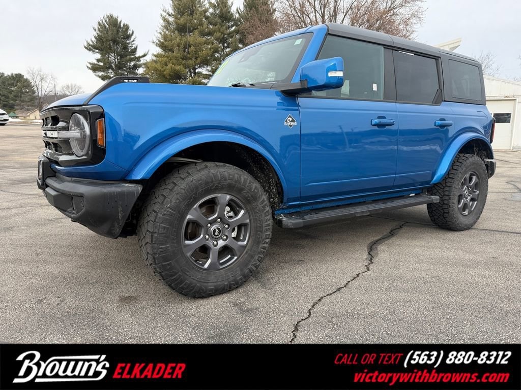 2022 Ford Bronco Base's photo