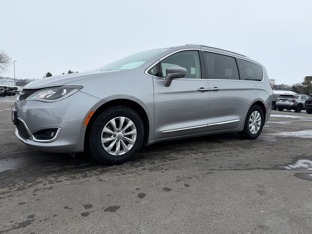 Used 2018 Chrysler Pacifica Touring L Touring L FWD