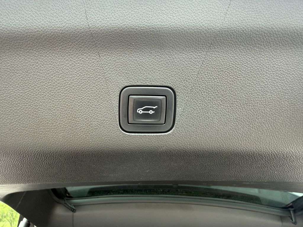 2022 GMC Yukon SLT - Photo 12
