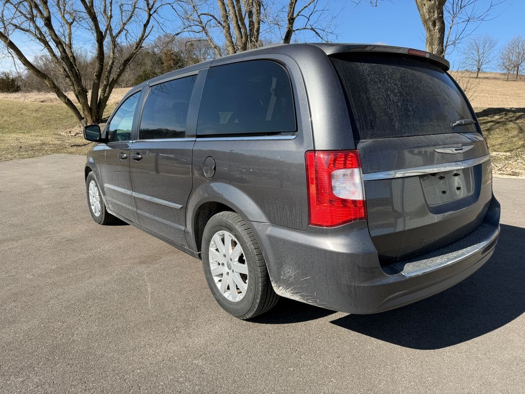 Used 2016 Chrysler Town & Country Touring Minivan/Van