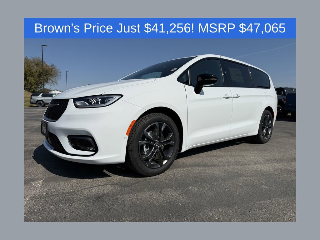 2026 Chrysler Pacifica Passenger Van 