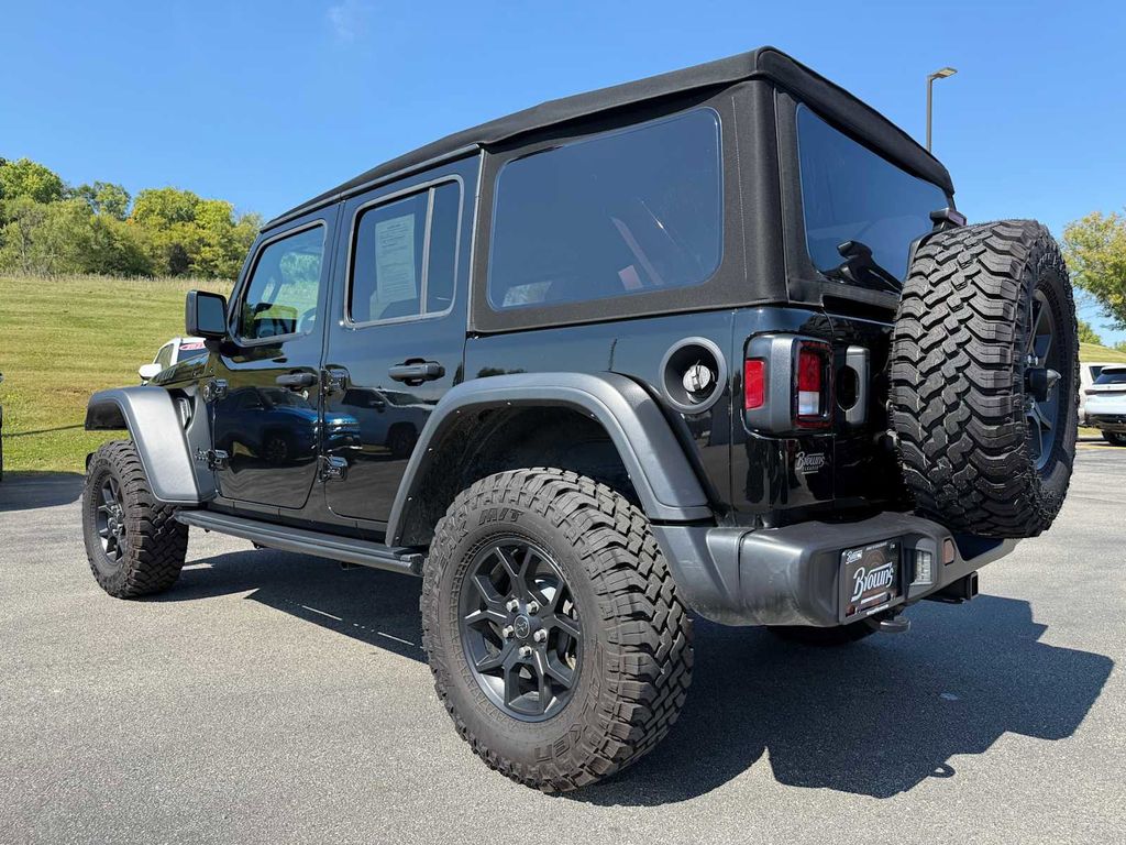 2024 Jeep Wrangler 4-Door Willys - Photo 9
