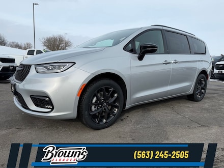 2026 Chrysler Pacifica Select Passenger Van