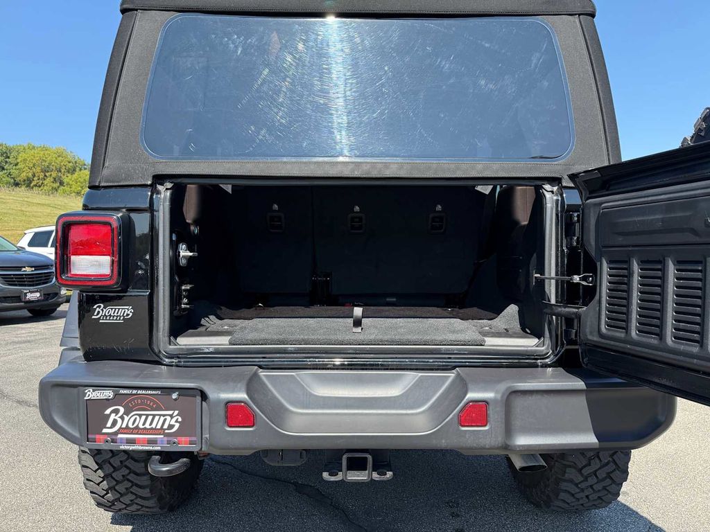 2024 Jeep Wrangler 4-Door Willys - Photo 11