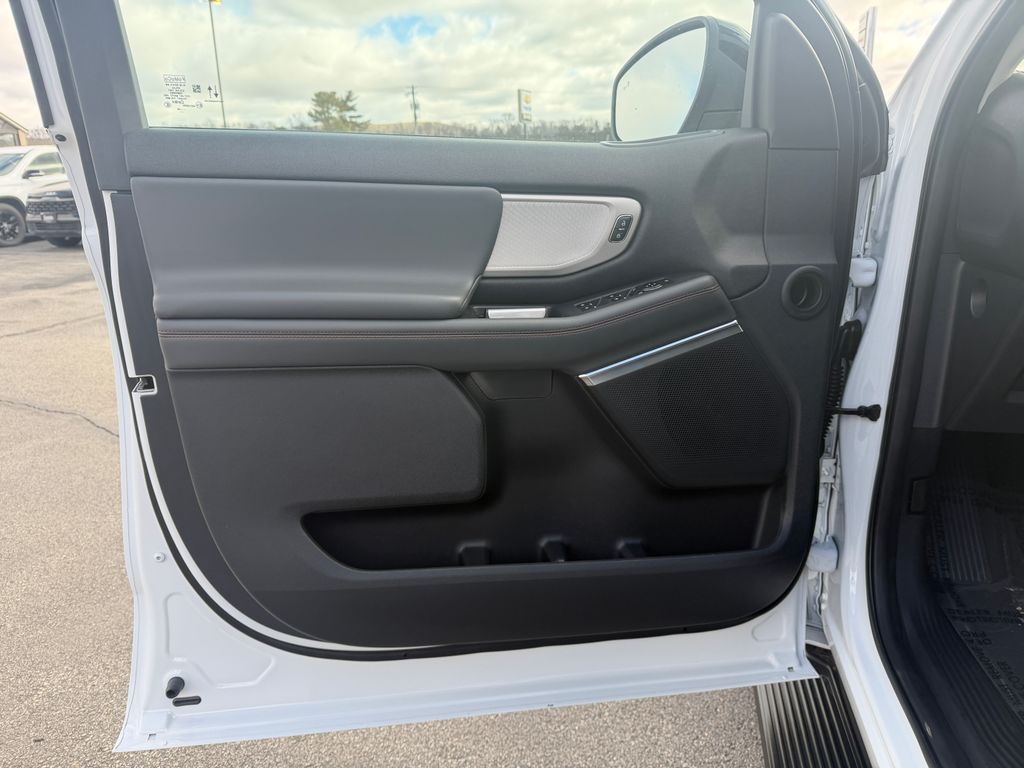 2025 Ford Expedition Active - Photo 18