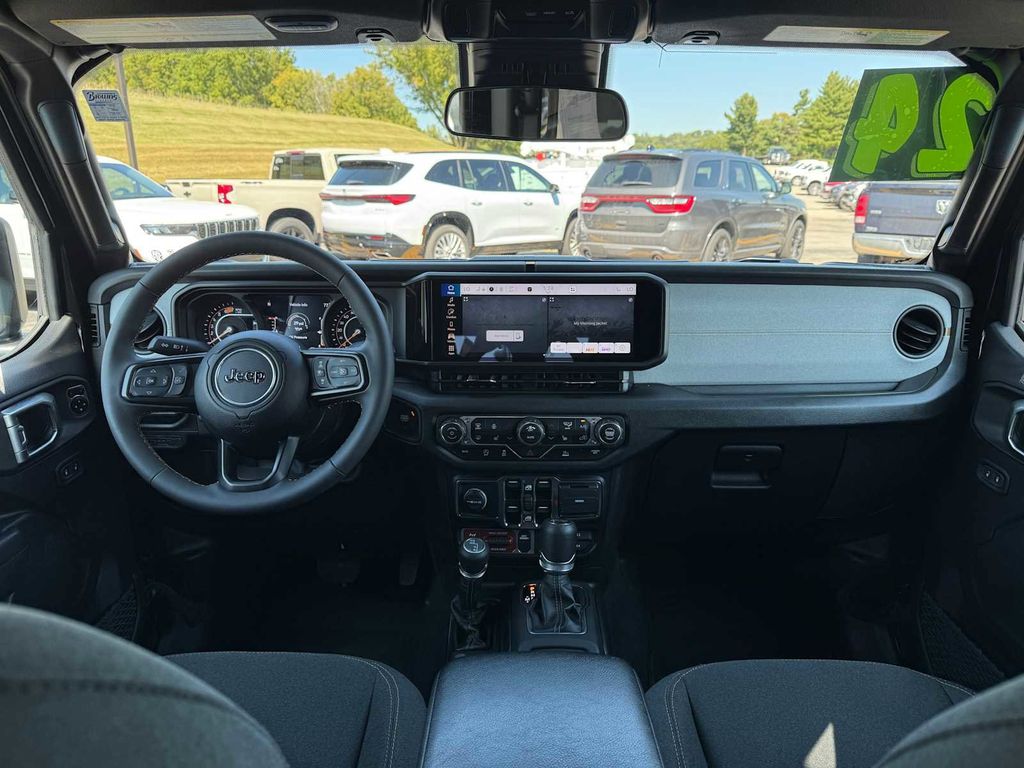 2024 Jeep Wrangler 4-Door Willys - Photo 21