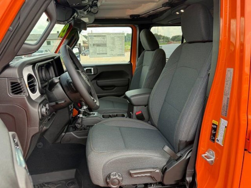 New 2025 Jeep Wrangler 4-DOOR SPORT S Sport Utility