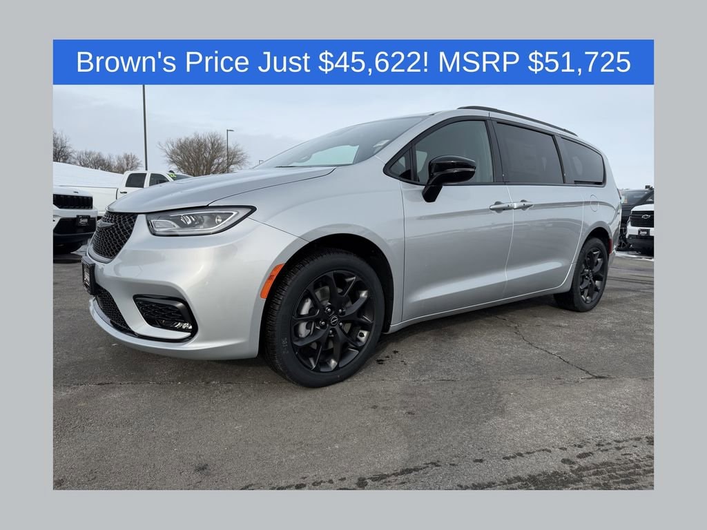 2026 Chrysler Pacifica Passenger Van 