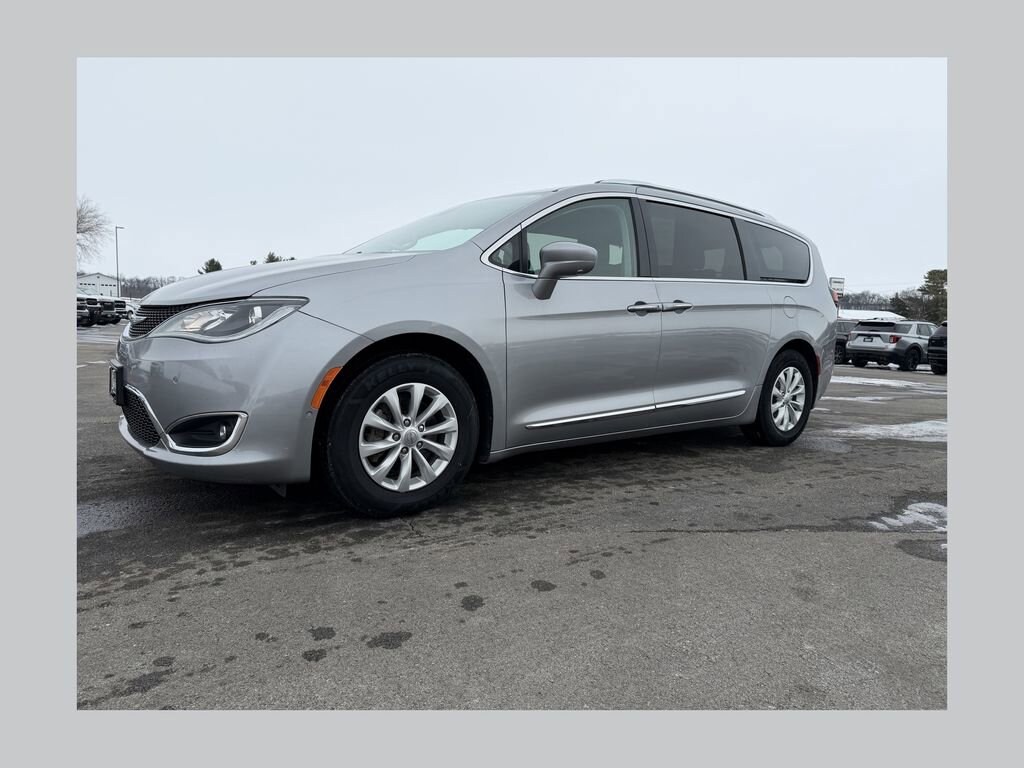 Used 2018 Chrysler Pacifica Touring L Touring L FWD