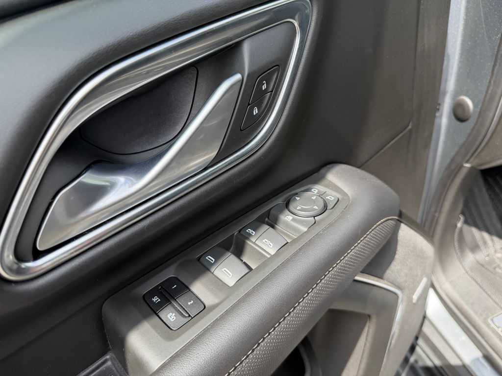 2022 GMC Yukon SLT - Photo 16