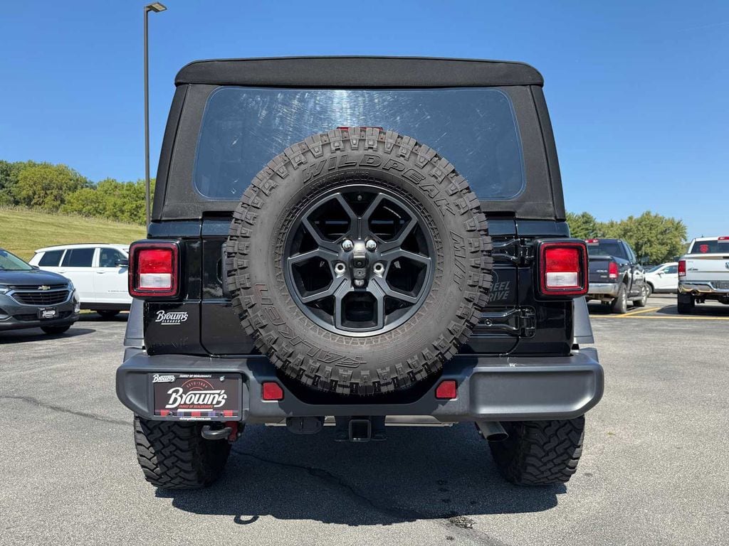 2024 Jeep Wrangler 4-Door Willys - Photo 7