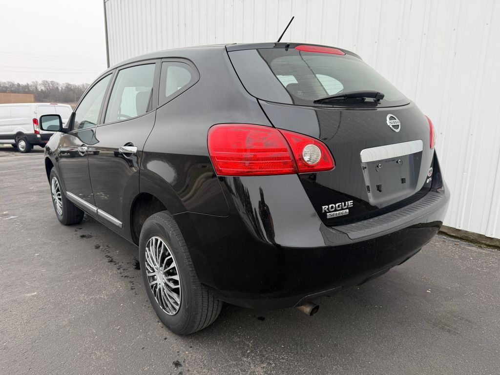 Used 2015 Nissan Rogue Select S with VIN JN8AS5MV5FW765331 for sale in Elkader, IA