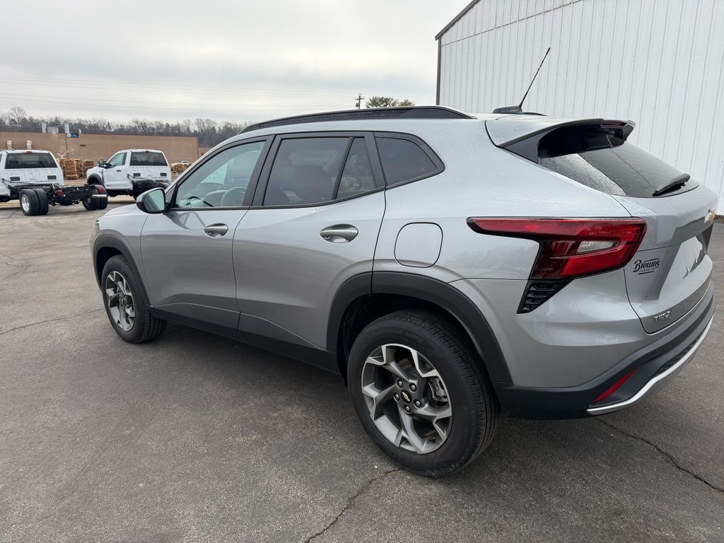 Used 2025 Chevrolet Trax LT SUV