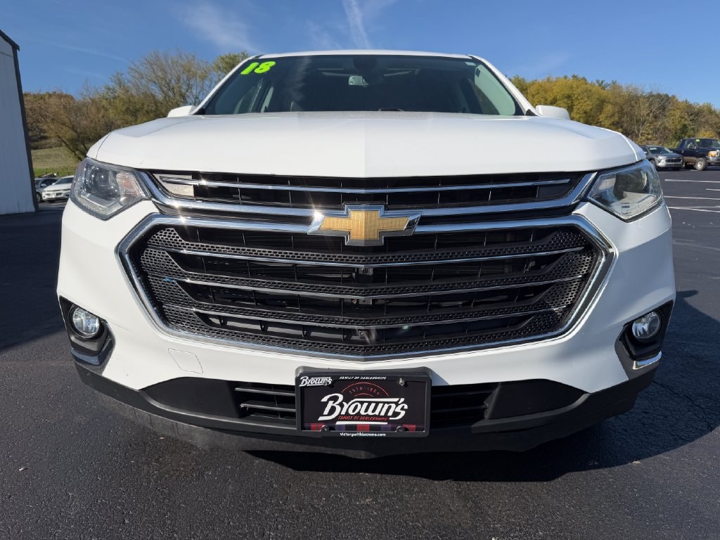 Used 2018 Chevrolet Traverse 3LT with VIN 1GNEVHKW1JJ231659 for sale in Elkader, IA