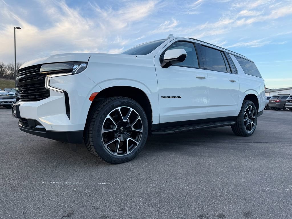 2024 Chevrolet Suburban 4WD RST 
