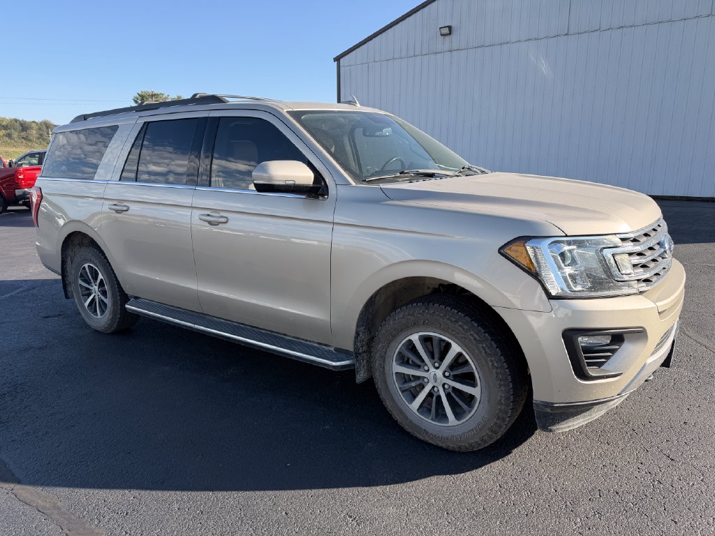 Used 2018 Ford Expedition XLT with VIN 1FMJK1JT5JEA34965 for sale in Elkader, IA