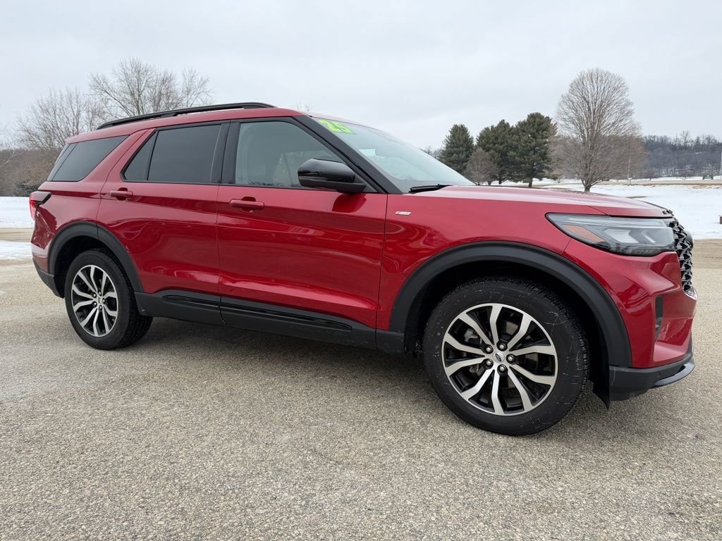 Used 2025 Ford Explorer ST-Line SUV