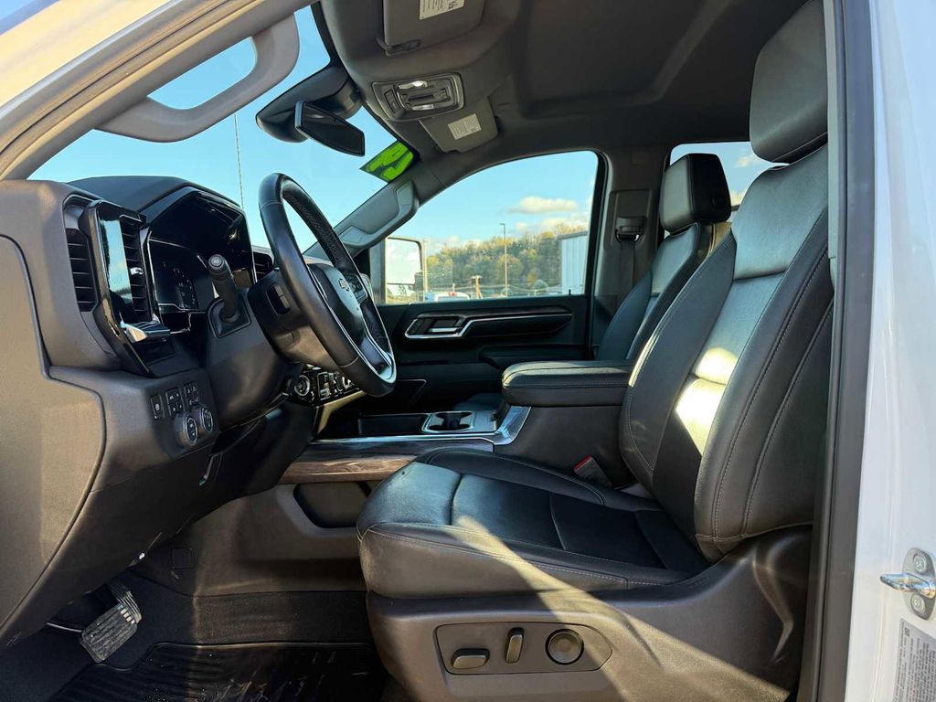 2024 Chevrolet Silverado 2500HD LTZ - Photo 25