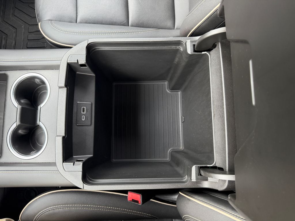 2022 GMC Yukon SLT - Photo 35
