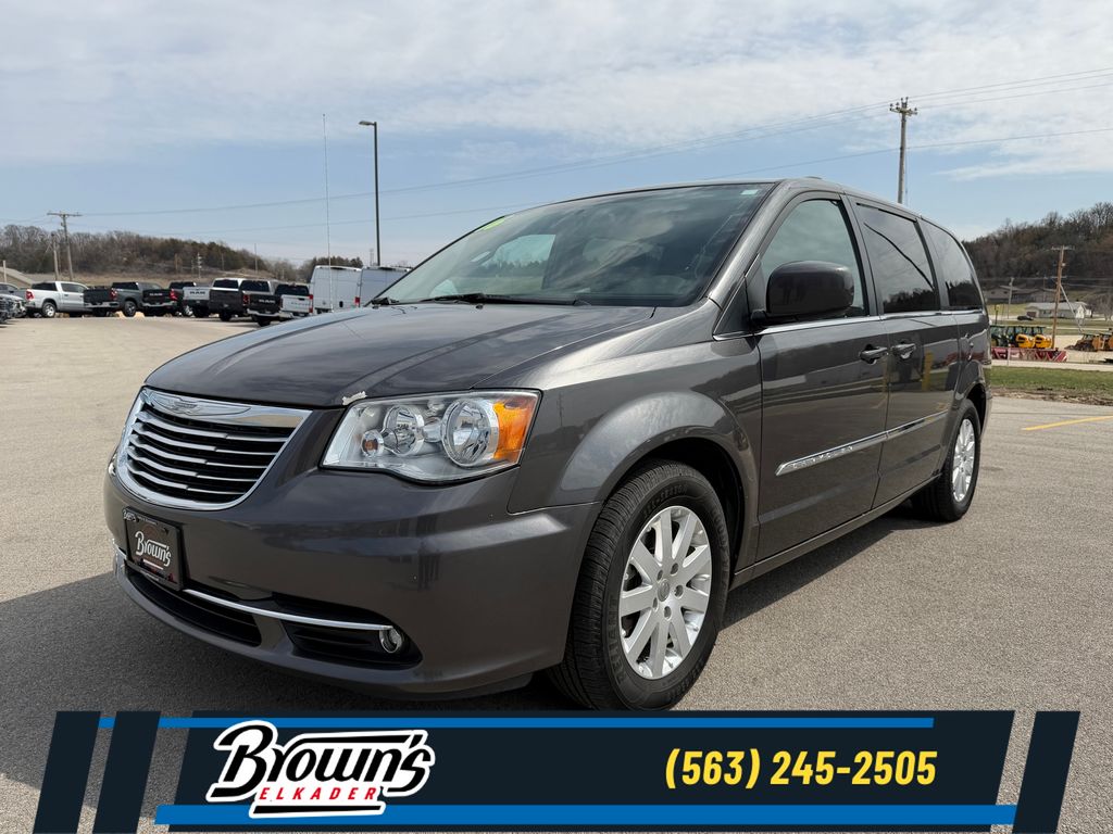 2016 Chrysler Town & Country Touring