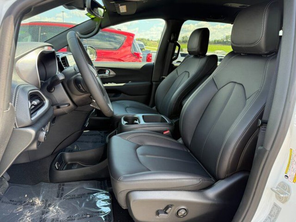 New 2026 Chrysler Pacifica Select Passenger Van