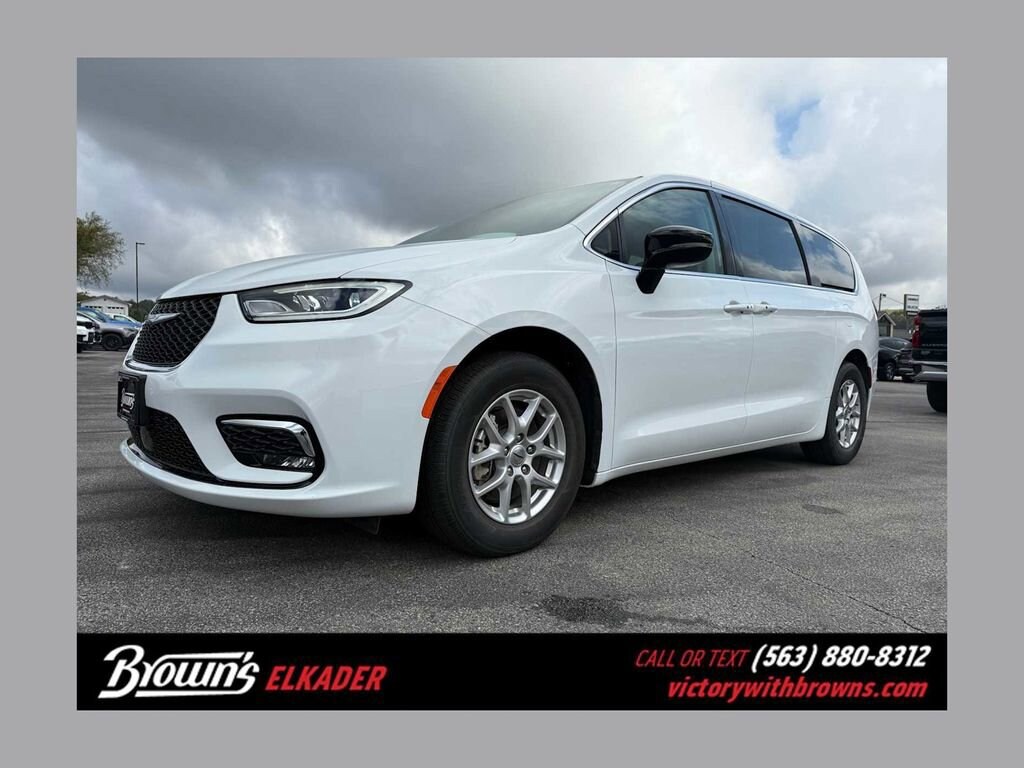 Used 2024 Chrysler Pacifica Touring L Touring L FWD